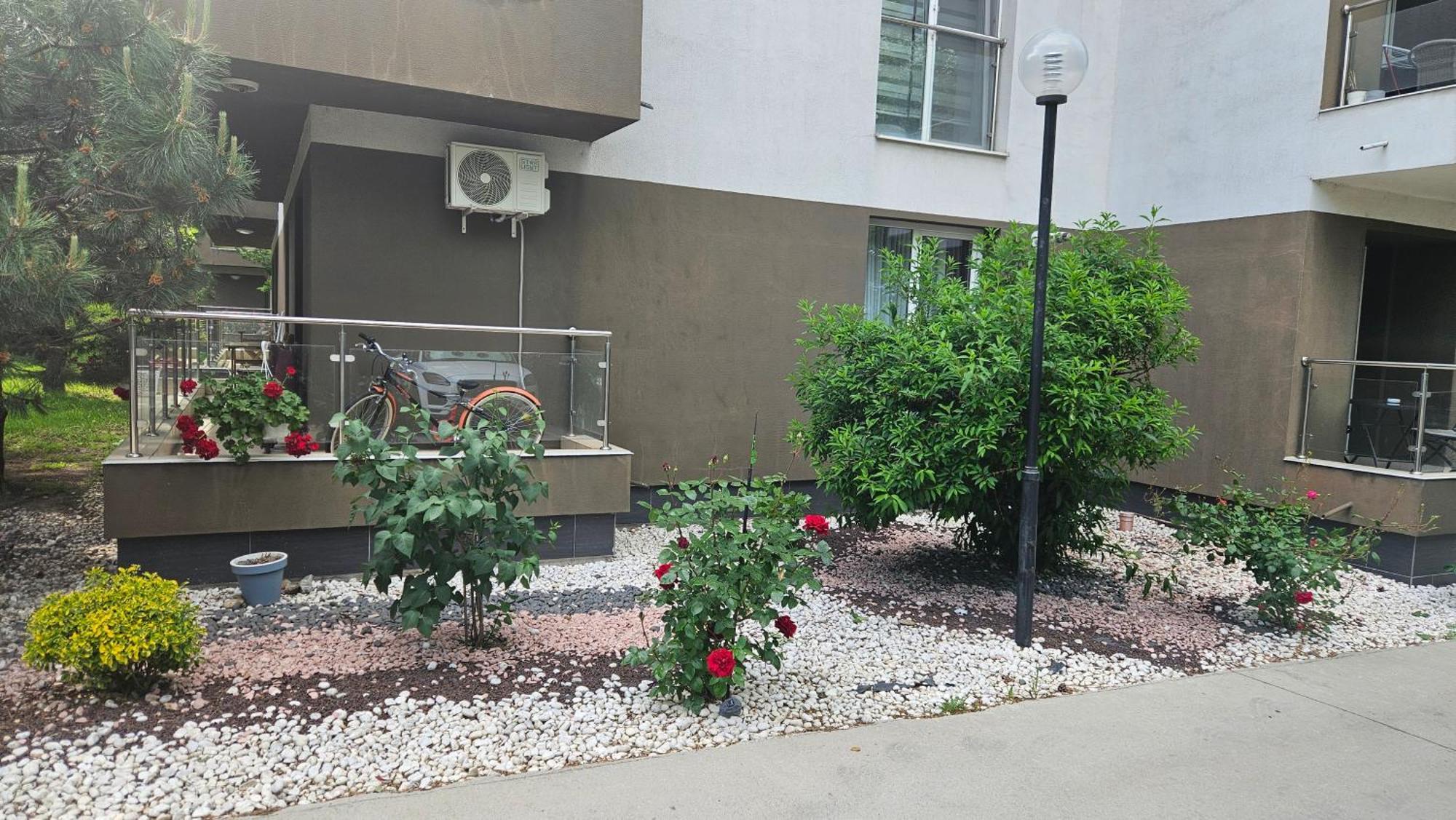 Airport Residence 3 Отопени Экстерьер фото