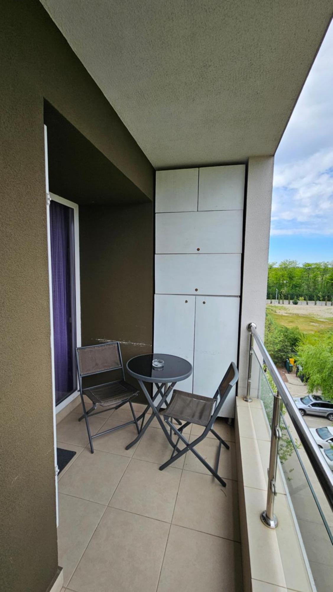 Airport Residence 3 Отопени Экстерьер фото